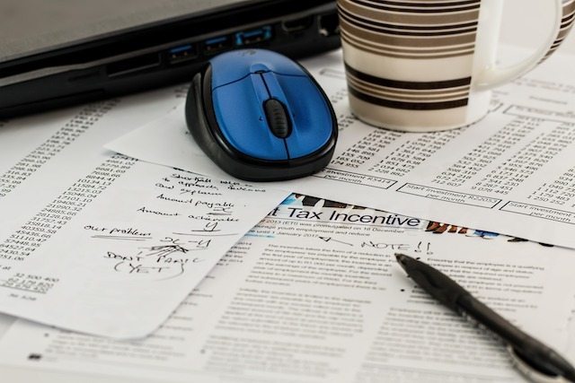 Accountants Use Sage Papers and Mouse Image