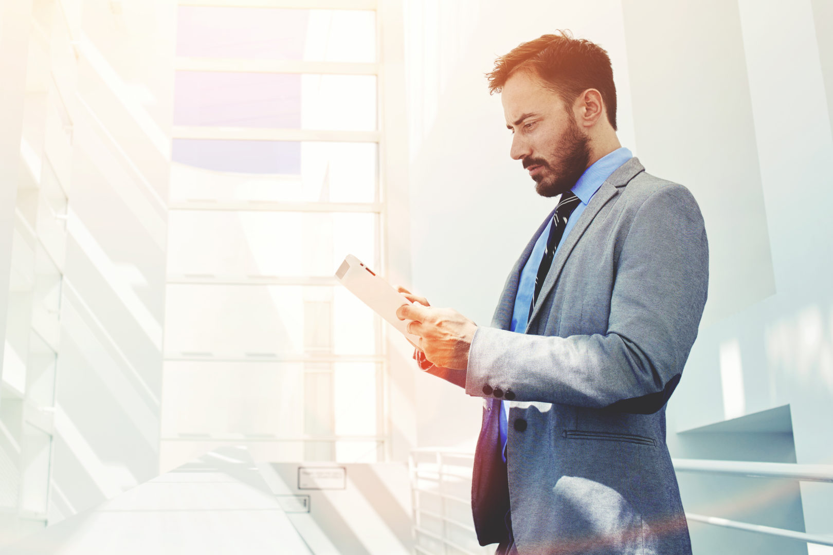virtual desktops, man holding ipad image